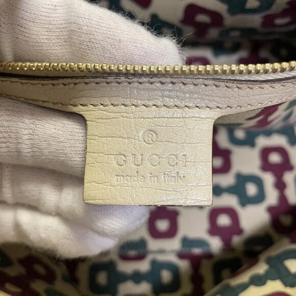 COPY - Gucci Tote - Picture 3 of 9